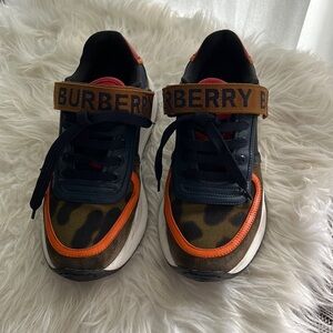 Burberry sneakers 37.5 Size 7.5